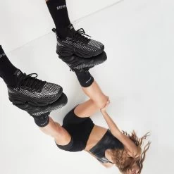 PHANTOM BLACK -Fashion Haven Shop SM 2022 DECEMBER LIFESTYLE 01 PHANTOM 2096 CROP