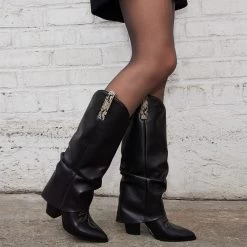 LASSY BLACK LEATHER -Fashion Haven Shop SM 2022 DECEMBER LIFESTYLE 04 LASSY 0220 CROP