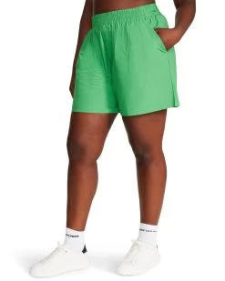 TISH SHORT GREEN -Fashion Haven Shop STEVEMADDEN APPAREL BN103439 GREEN 04