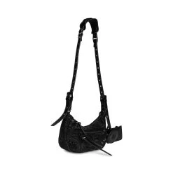BGLOW-R BLACK -Fashion Haven Shop STEVEMADDEN INTL HANDBAGS BGLOWY BLACK LIFESTYLE1
